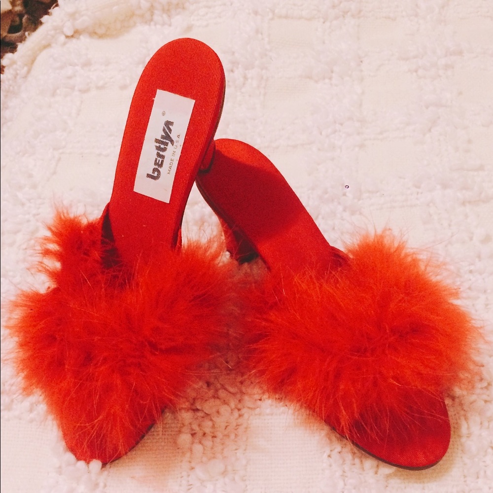 Bertlyn feather sandals